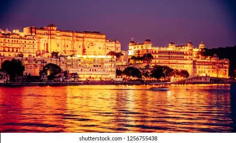Royal Lakes, Temples & Tribal Culture Tour